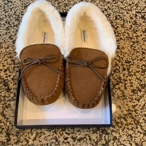 Tommy Bahama Cozy Moccasins